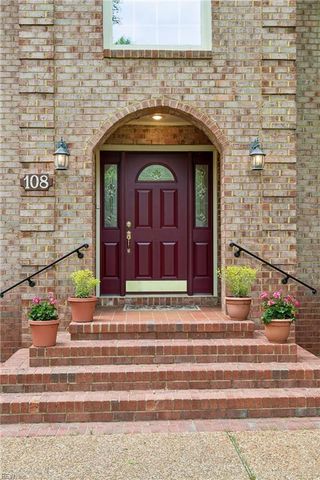 108 Flag Creek RD, Yorktown, VA 23693