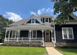 110 S Walnut Street, Weatherford, TX 76086