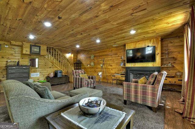 256 Bailey Farm Lane, Mineral Bluff, GA 30559