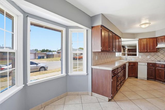1401 Grandhaven Street, Salinas, CA 93905