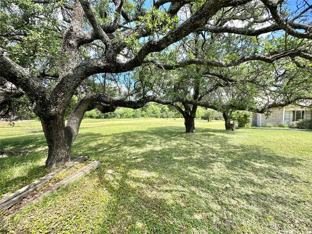 500 Apache Trail, Comanche, TX 76442