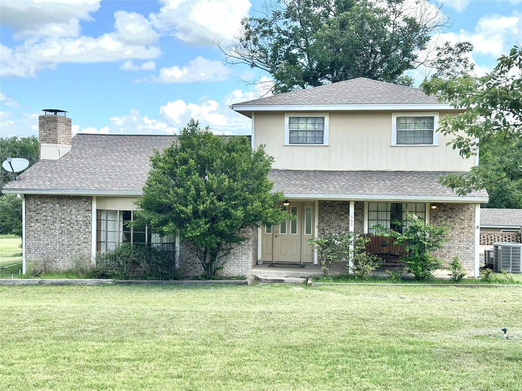 500 Apache Trail, Comanche, TX 76442