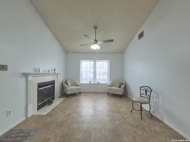 10254 Dover Rdg Apt 106, San Antonio, TX 78250