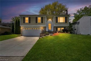8600 Brentwood Drive, Olmsted Twp, OH 44138