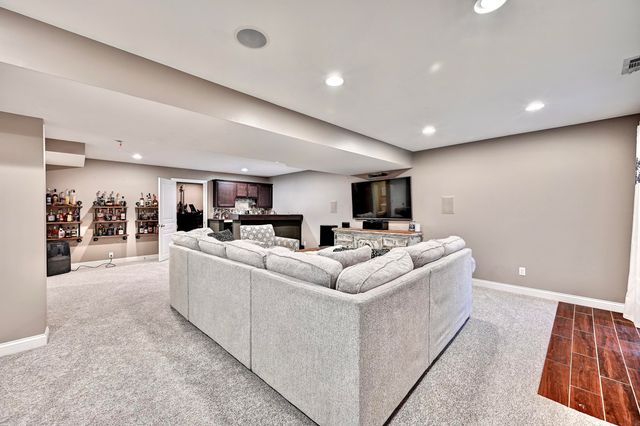 21 Trevilla Court, Fort Thomas, KY 41075