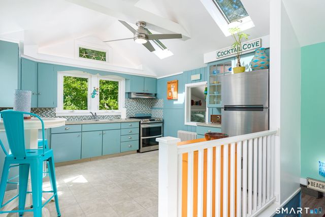 70 Browns Lane, Old Lyme, CT 06371
