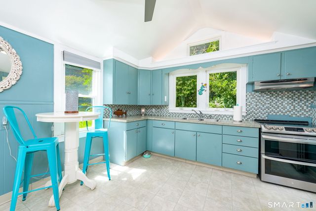 70 Browns Lane, Old Lyme, CT 06371