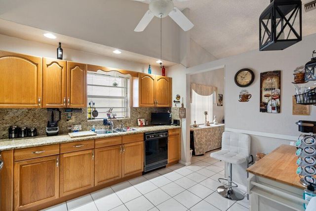 3261 Anthony Circle N, West Palm Beach, FL 33417