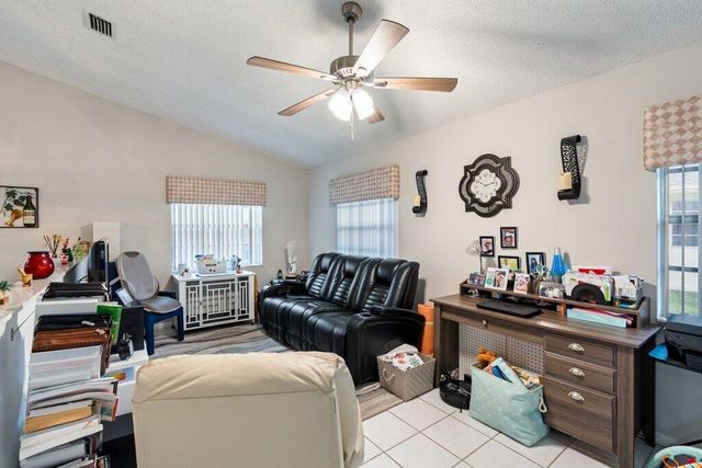 3261 Anthony Circle N, West Palm Beach, FL 33417