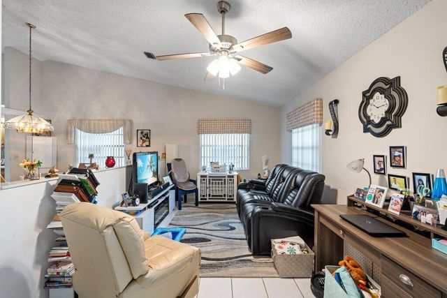 3261 Anthony Circle N, West Palm Beach, FL 33417