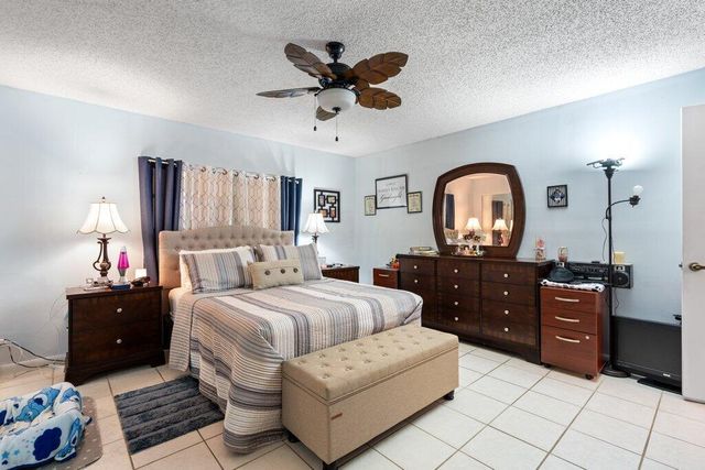 3261 Anthony Circle N, West Palm Beach, FL 33417