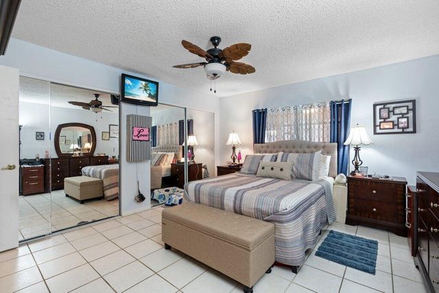 3261 Anthony Circle N, West Palm Beach, FL 33417