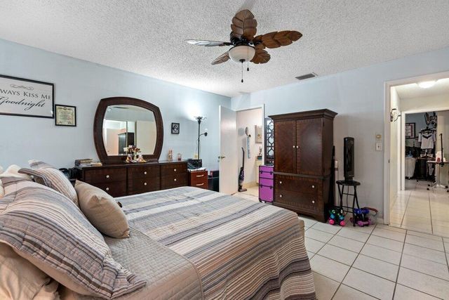 3261 Anthony Circle N, West Palm Beach, FL 33417
