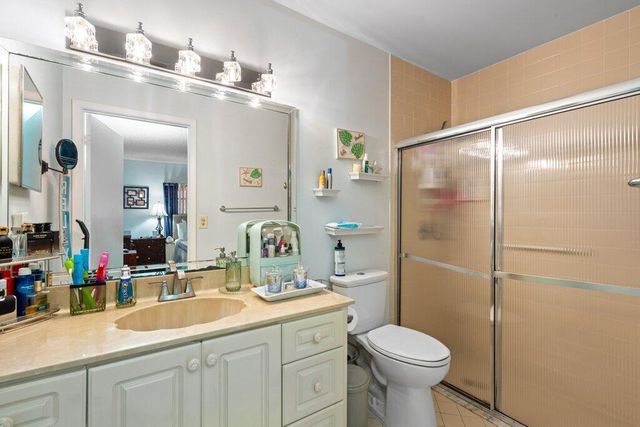 3261 Anthony Circle N, West Palm Beach, FL 33417