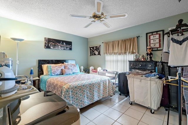 3261 Anthony Circle N, West Palm Beach, FL 33417