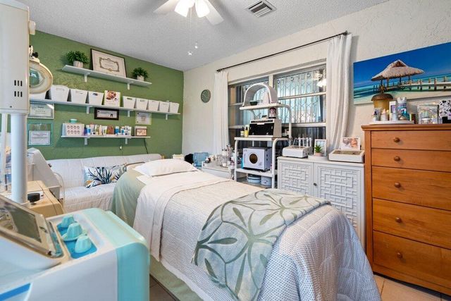 3261 Anthony Circle N, West Palm Beach, FL 33417