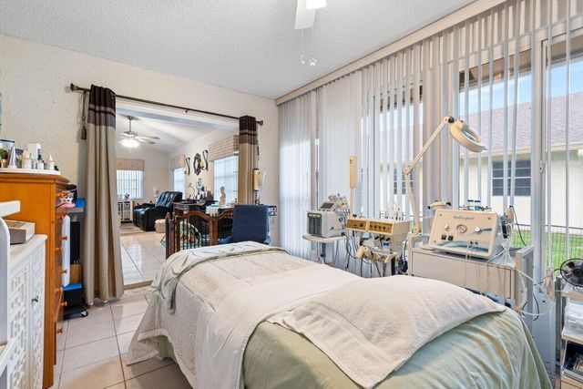 3261 Anthony Circle N, West Palm Beach, FL 33417