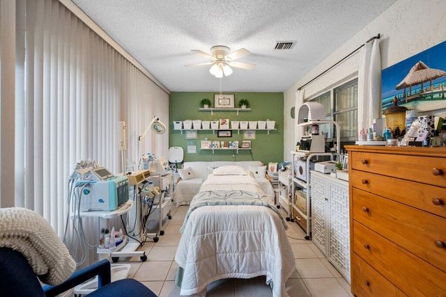 3261 Anthony Circle N, West Palm Beach, FL 33417