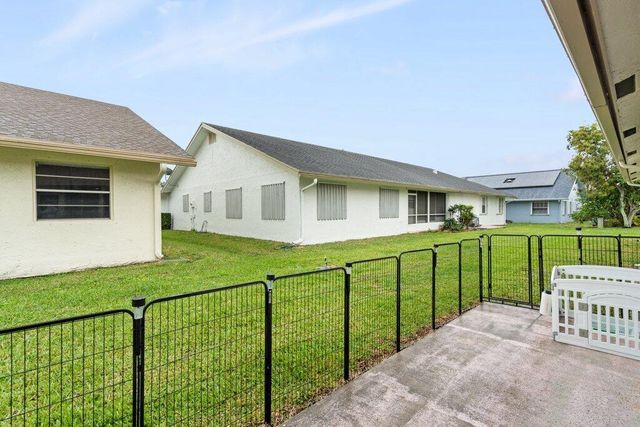 3261 Anthony Circle N, West Palm Beach, FL 33417