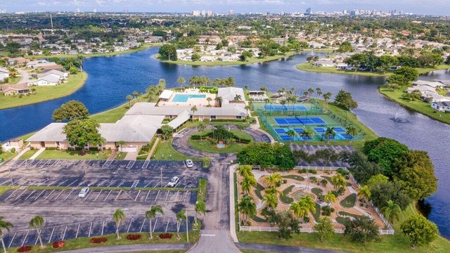 3261 Anthony Circle N, West Palm Beach, FL 33417