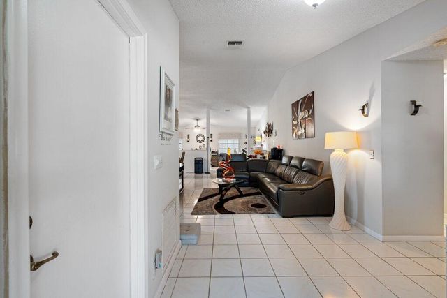3261 Anthony Circle N, West Palm Beach, FL 33417