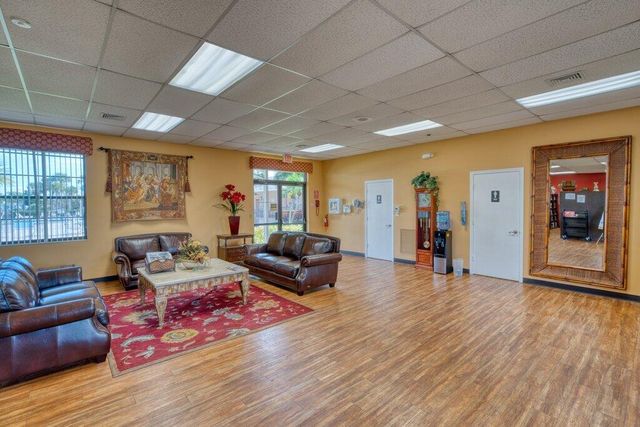 3261 Anthony Circle N, West Palm Beach, FL 33417