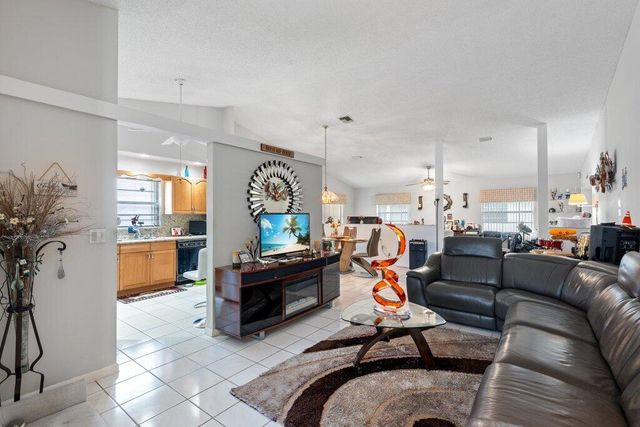 3261 Anthony Circle N, West Palm Beach, FL 33417