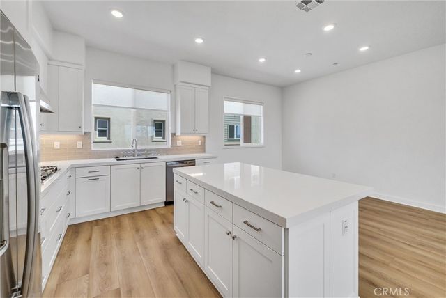 160 Restore, Irvine, CA 92618