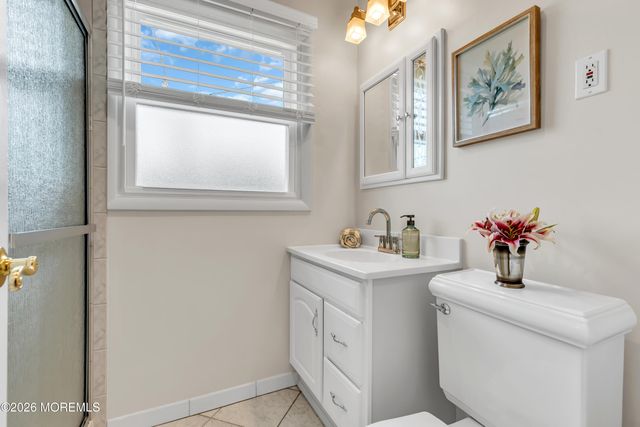 40 Icemeadow Lane, Aberdeen, NJ 07747