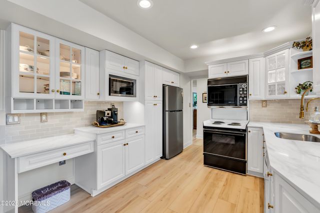 40 Icemeadow Lane, Aberdeen, NJ 07747