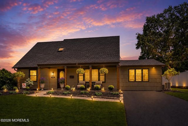 40 Icemeadow Lane, Aberdeen, NJ 07747