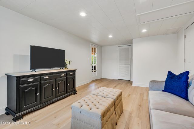 40 Icemeadow Lane, Aberdeen, NJ 07747