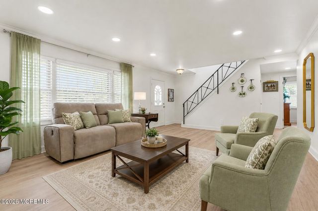 40 Icemeadow Lane, Aberdeen, NJ 07747
