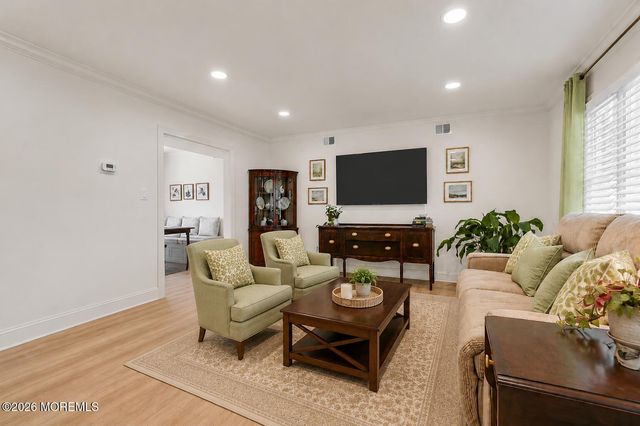 40 Icemeadow Lane, Aberdeen, NJ 07747