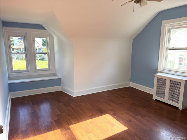 5 Crest Place, Elmsford, NY 10523