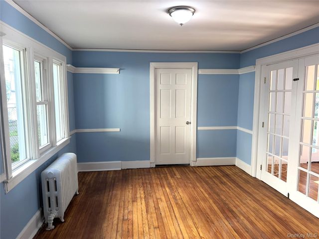 5 Crest Place, Elmsford, NY 10523