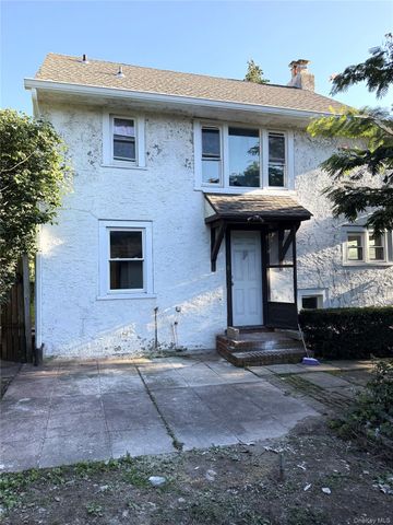 5 Crest Place, Elmsford, NY 10523