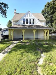 5 Crest Place, Elmsford, NY 10523