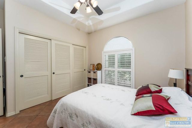 1 Hacienda Dr., Laguna Vista, TX 78578