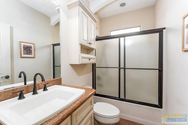 1 Hacienda Dr., Laguna Vista, TX 78578