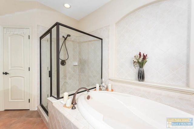 1 Hacienda Dr., Laguna Vista, TX 78578