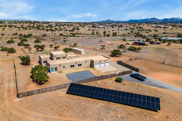 13 Camino Potrillo, Lamy, NM 87540