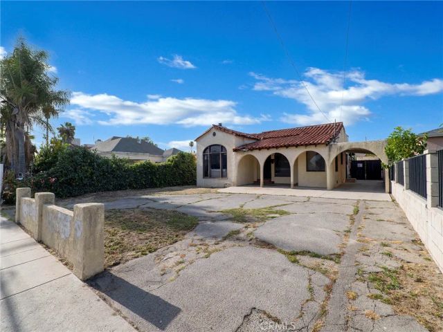 12019 Saticoy, North Hollywood, CA 91605