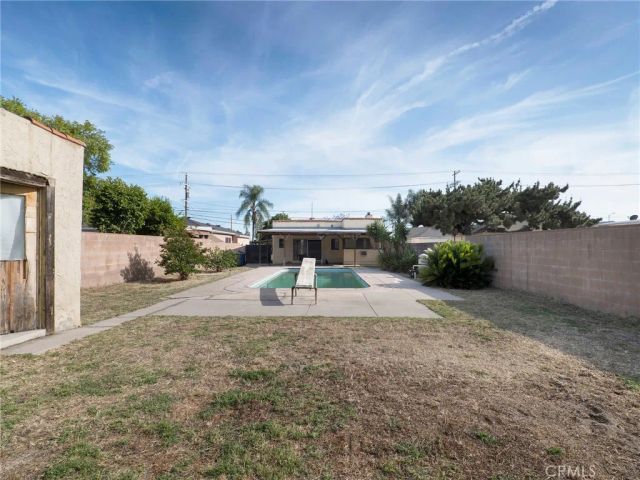 12019 Saticoy, North Hollywood, CA 91605