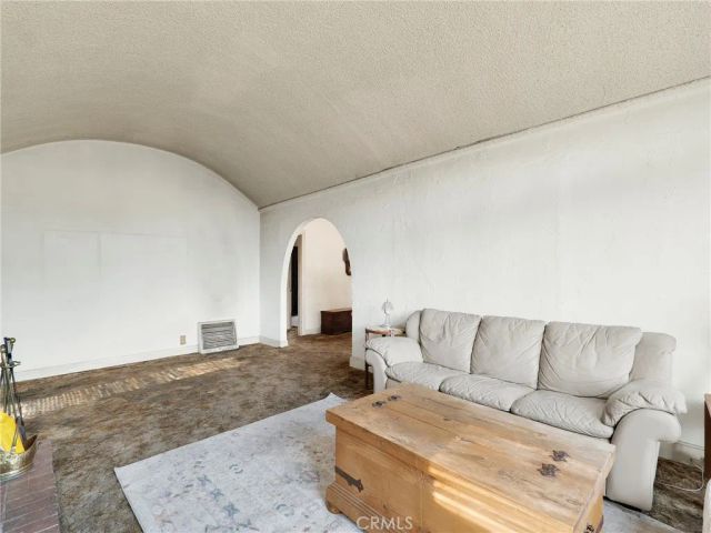 12019 Saticoy, North Hollywood, CA 91605