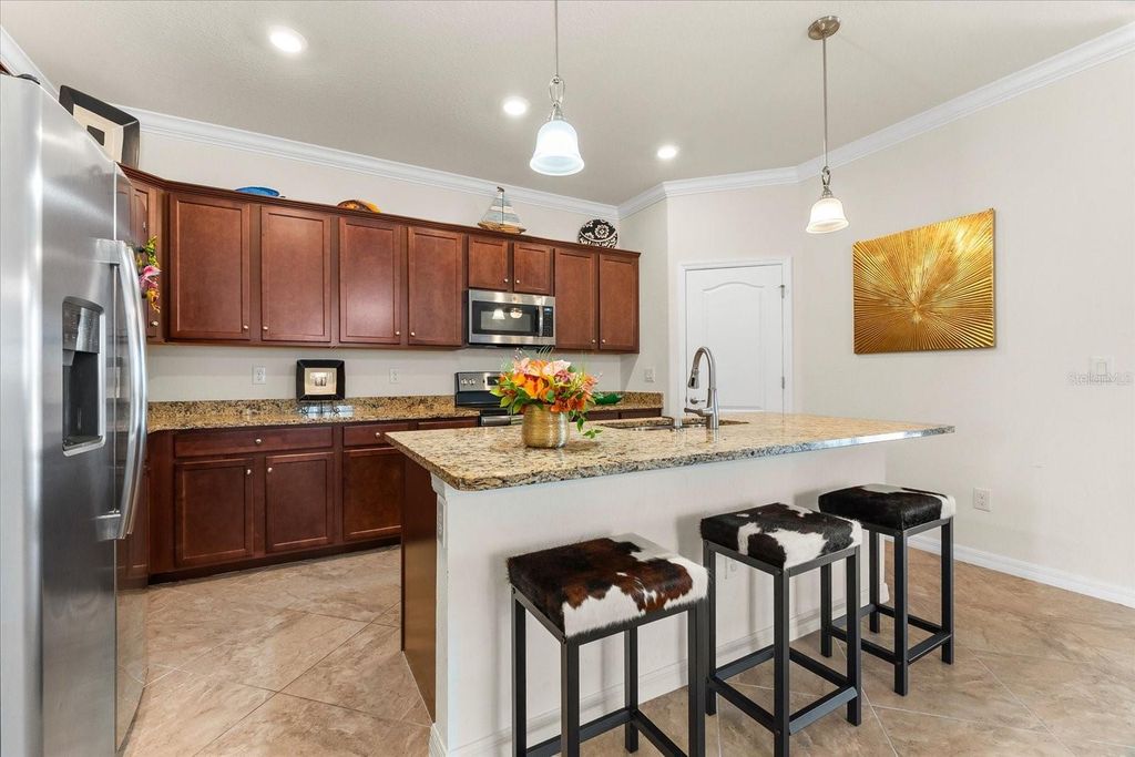 Image 12 of property listing at 12501 CINQUETERRE DRIVE, Venice, FL 34293