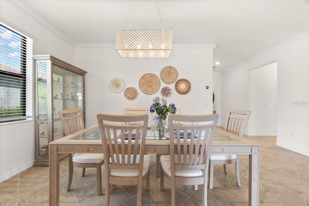 Image 14 of property listing at 12501 CINQUETERRE DRIVE, Venice, FL 34293