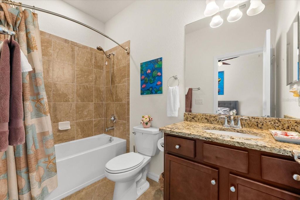 Image 22 of property listing at 12501 CINQUETERRE DRIVE, Venice, FL 34293