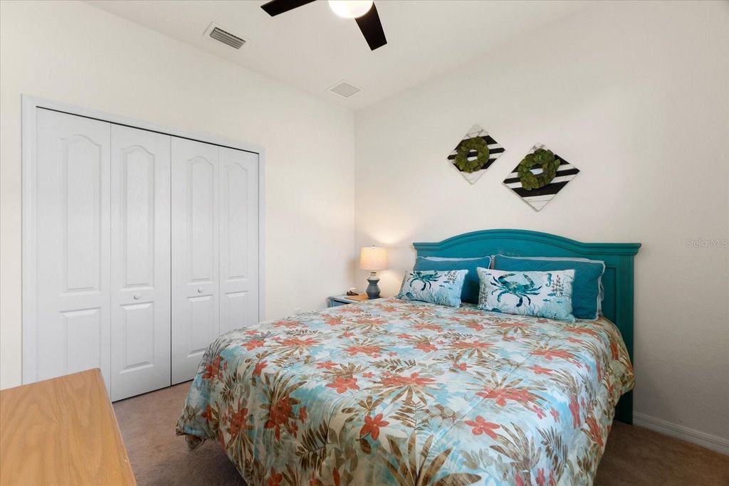 Image 25 of property listing at 12501 CINQUETERRE DRIVE, Venice, FL 34293