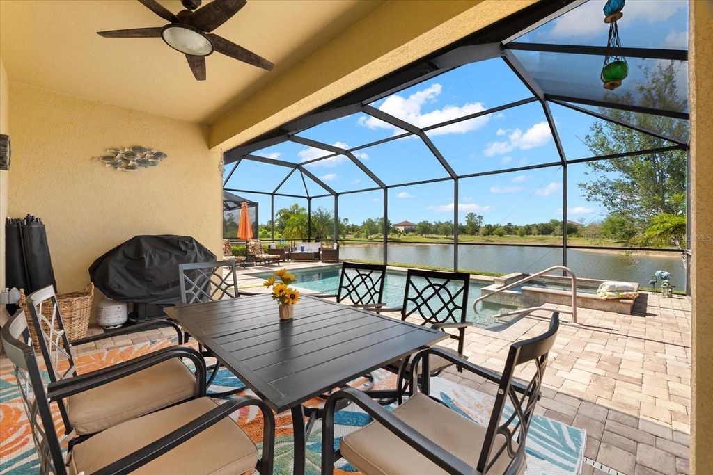 Image 26 of property listing at 12501 CINQUETERRE DRIVE, Venice, FL 34293